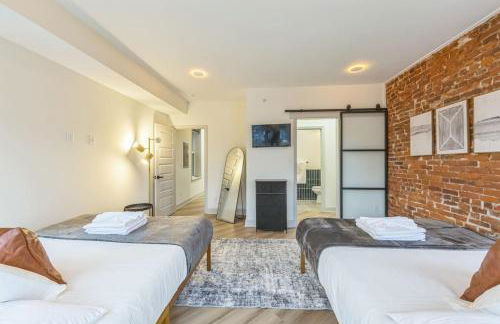 Bi-Level 2BR w Rooftop - Sleeps 12 - 10 min to DT - Foto 12