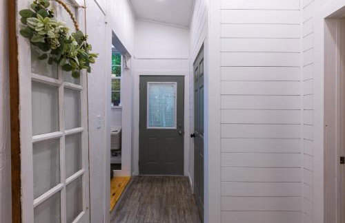 Cozy Spring Night HotTub Firepit PetFriendly Patio - Foto 37