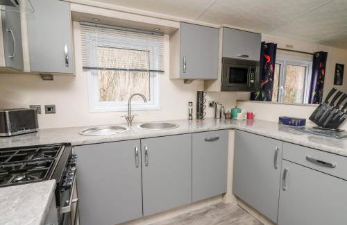 The Hideout - Photo 11