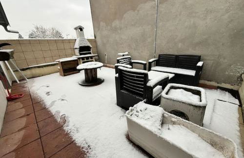 Mini-Loft, terrasse 24m2, Internet Haut-débit, garage privé et place de parking - Foto 3