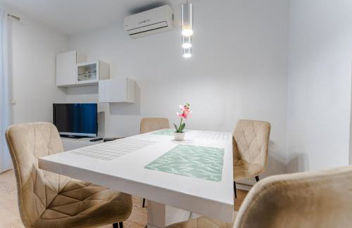 Flex SelfCheckIns 170 - Zagreb - Bedroom - Parking - Loggia - Foto 22