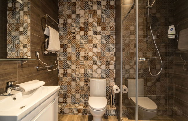 Greystone Suites & Apartments - Photo 44