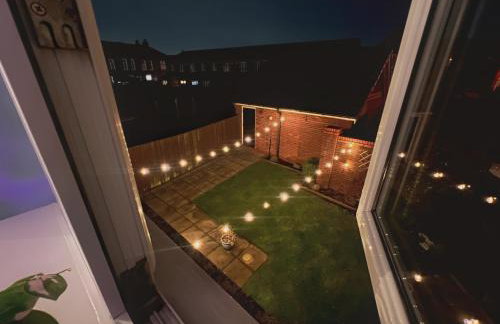 Cosy detached 3-bed, free parking, near Manchester - Foto 35