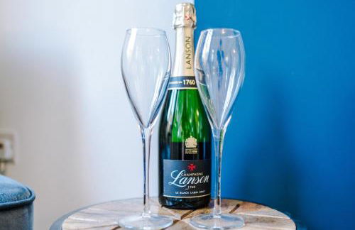 Spacious 3-bed home in Nantwich by 53 Degrees Property - Amazing location, Ideal for Groups - Sleeps 6 - Foto 6