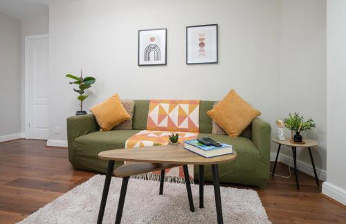 Cozy Waterfront Apartment - Free Parking & Wi-Fi - Photo 42