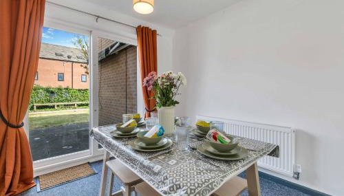 Group-Friendly 4-BR Home with Space & Comfort - Foto 4