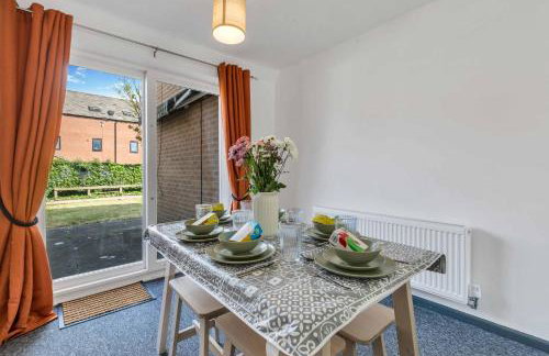 Group-Friendly 4-BR Home with Space & Comfort - Foto 4