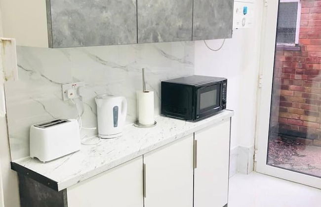 4 Bedroom Lovely Home in Loughborough Town & Uni - Foto 7