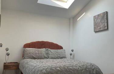 Smithy Bungalow, free private parking included, Buxton - Photo 6