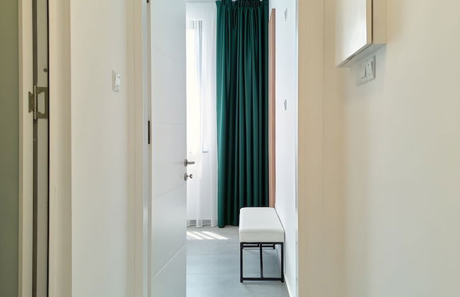 Stylish Two Bedroom Apartment With Gorgeous Sea and Mountain Views - Foto 14