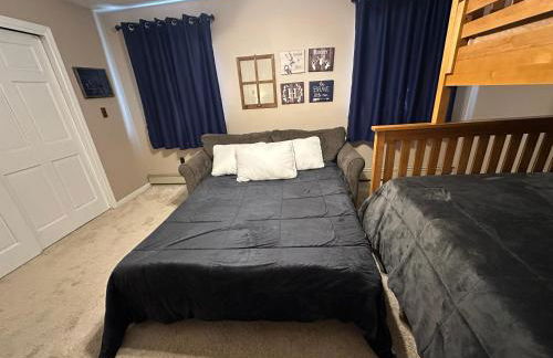 Spacious Family Friendly Backyard Retreat - Photo 22