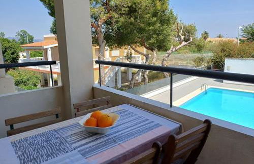 Amplio duplex en la playa con piscina - Foto 1