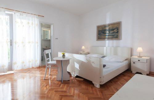 Apartments Bella - Photo 13