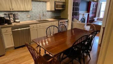 Downtown 3BR duplex full kitchen parking off i-787 - Foto 3