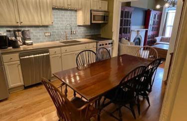 Downtown 3BR duplex full kitchen parking off i-787 - Foto 3