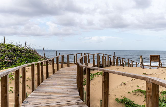 3 Bedroom Oceanfront Beach House - Photo 18