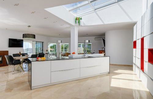 Villa Vista Verde Mijas Golf - Luxury with Optional heated pool & jacuzzi - Photo 13