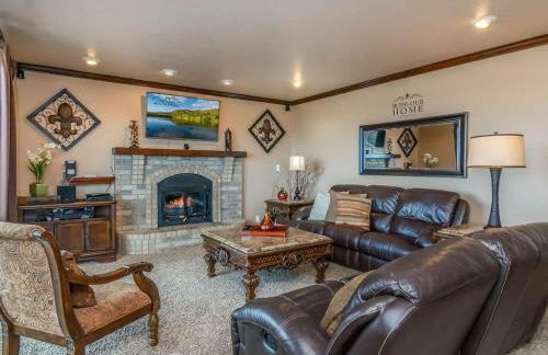 Wasatch Retreat in Draper with Mtn Views Theater and Hot Tub - Foto 1