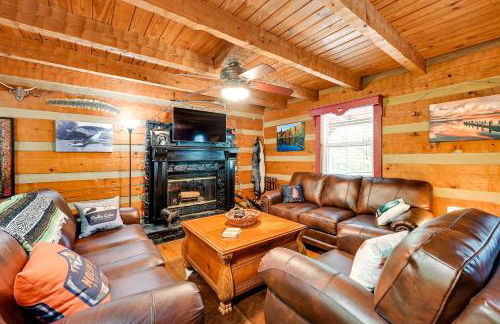 Mammoth Cave Cabin with Fire Pit - 3 Mi to Lake! - Foto 3