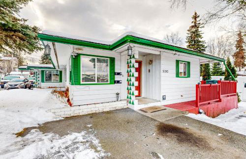 Families with Dogs! Alaskan Basecamp Near Mountains - Photo 22