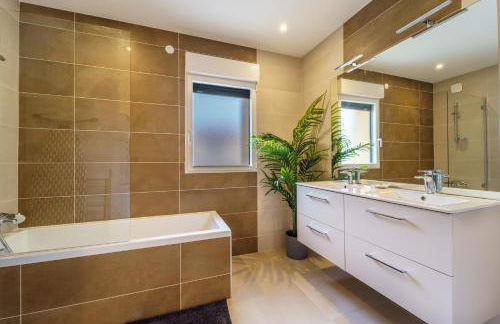 Maisons calmes avec terrasses et garages centre-ville B et C - Foto 15