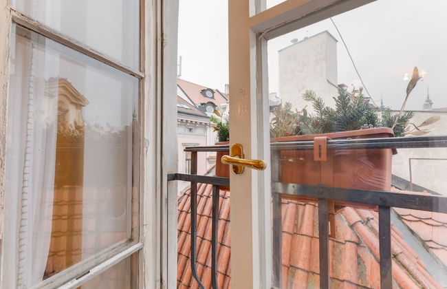 Incredible 2Br Loft in Heart of Prague - Photo 40