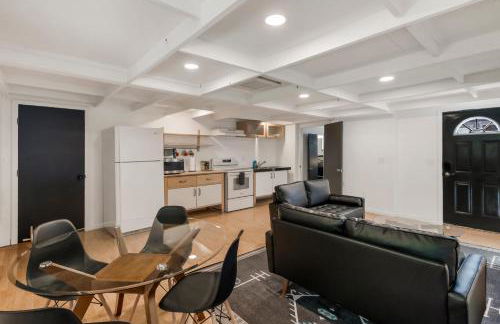 Guest House, Accessible to Downtown, & Fast WiFi! - Foto 3