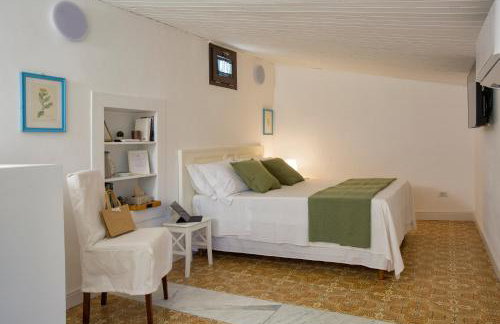 Plaza Suites - Photo 12