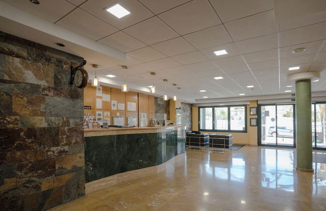 Aparthotel Atlántico Resort - Photo 3