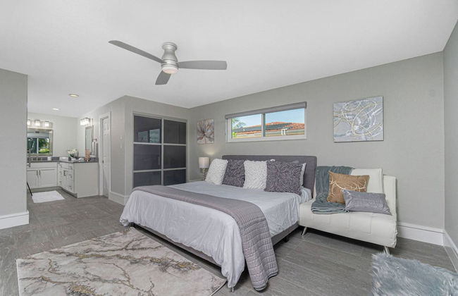 Tranquility - Waterfront Villa With Pool Dock - Photo 29