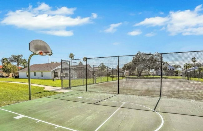 Central to all the fun Disney - Foto 23