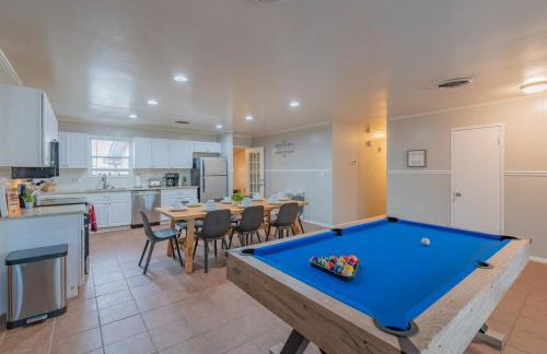 Texas Vacation Home, Game Room & POOL by Sixflags - Foto 9