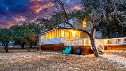 Away at the River - Foto 1