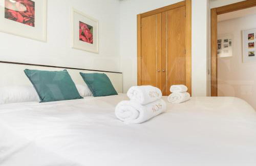 Seaside stay with large terrace, pool & parking REMS - Foto 6