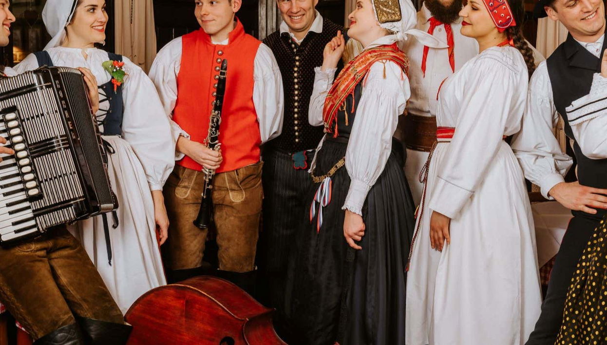 Cena con spettacolo folcloristico a Lubiana