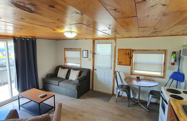 Cavendish Bosom Buddies Cottage Resort - Photo 30