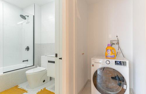 Scandinavian in Brooklyn w Balcony Near Park - Foto 4