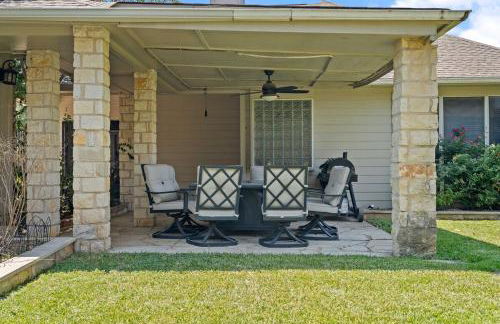 Modern 4BR Home w WiFi by Dell Diamond - Photo 24