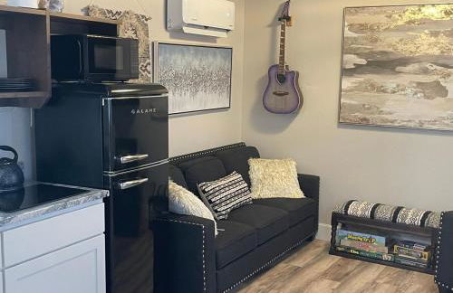 Glitter and Grit! The Wild West 40 Homestead - Foto 5