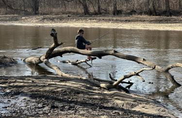 Riverside Retreat - Renovated Home on 15 Acres! - Foto 25