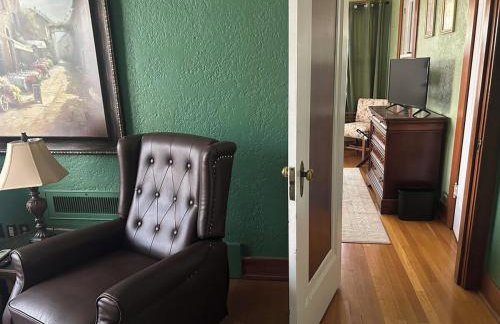 Private Gated Garden Suite in Historic Home, walk to UNM Football and Basketball, UNM and Pres Hospitals - Foto 11