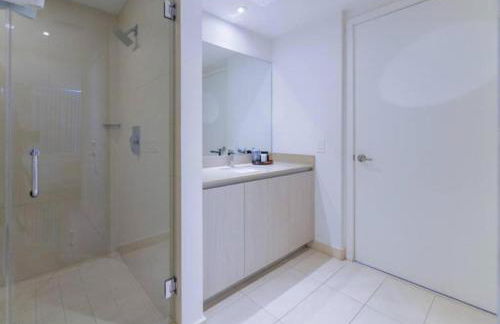 Beachfront Condo with Mesmerizing Views - Foto 100