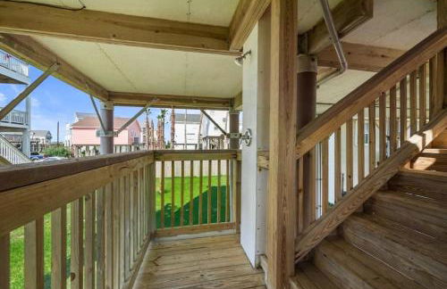 Beach House Located Steps from the Beach - Photo 37