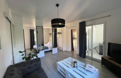 Villa KIKO, Gîte Spa & Sauna privatifs -5 min- Sarlat - Foto 15