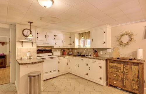 Home with Outdoor Entertainment Area in Ashland! - Foto 9