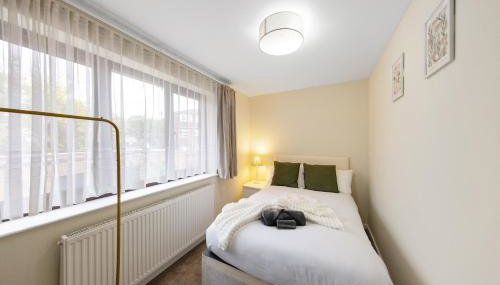The Belvedere Stay - Free Parking, Spacious Garden, Super King Bed - Photo 4