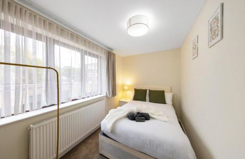 The Belvedere Stay - Free Parking, Spacious Garden, Super King Bed - Foto 4