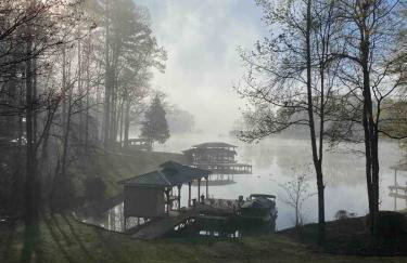 Serene Lakefront Home with Hot Tub and Boat for Rent! - Foto 42