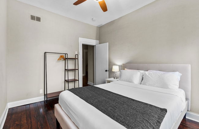 Designer Home in Shaw Right Side - JZ Vacation Rentals - Photo 4