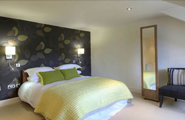 Clarendon Luxury Apartments - Photo 11